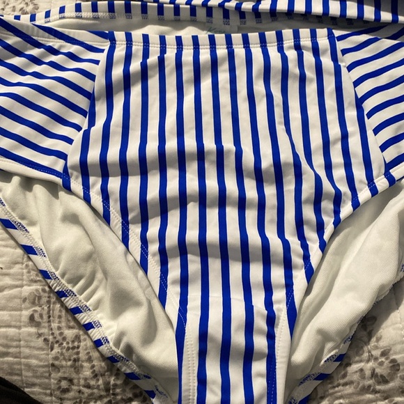 Blue n white striped two piece bathing suit never worn - Picture 5 of 5